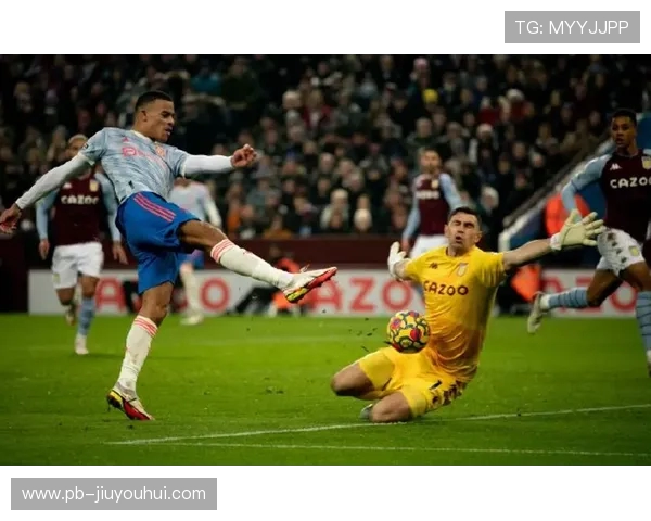 从绿茵孤影到团队核心足球独狼位置的战术价值与心理剖析